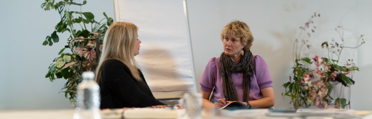 Onze senior adviseurs hebben jarenlange ervaring op het gebied van advisering van besturen, schoolleiders en andere professionals in de onderwijssector